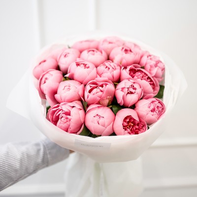 Bukiet różowych piwonii